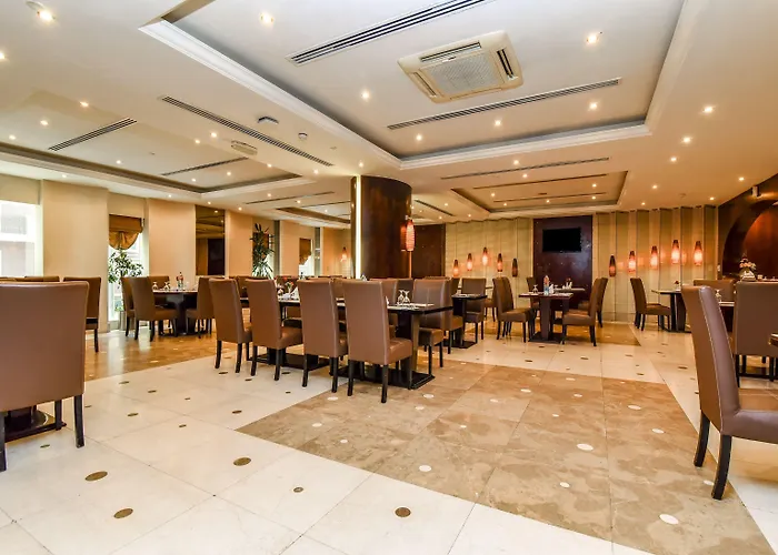 Landmark Summit Hotel
